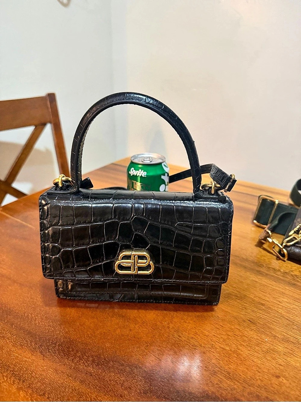 Balenciaga Hourglass XS Top Handle Bag Black Croc-Embossed
Good